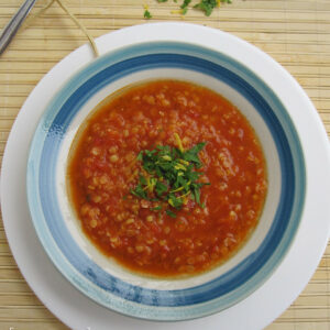 супа от червена леща с домати