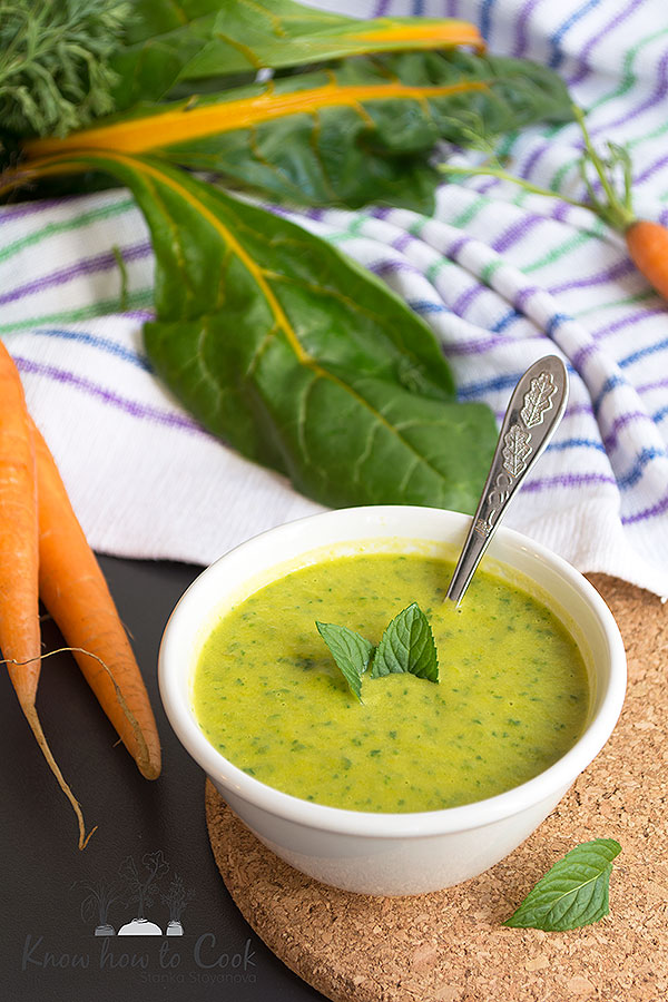 Крем супа от тиквички, моркови и манголд