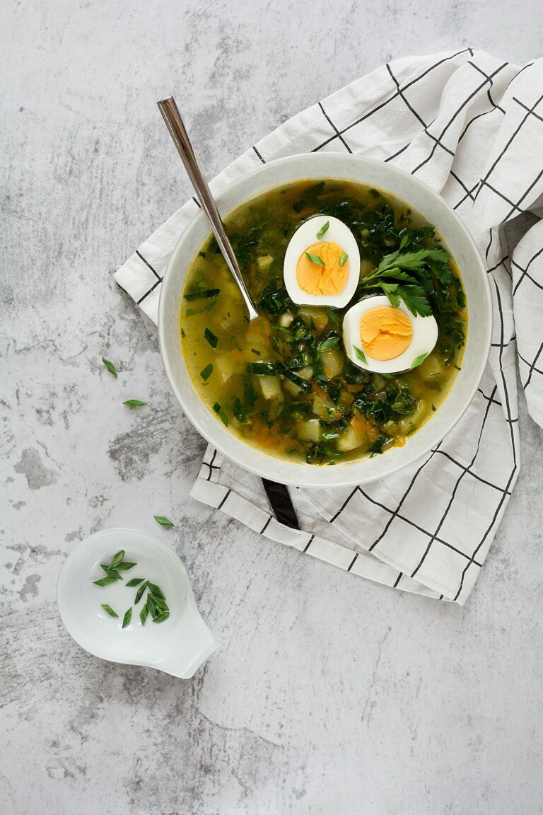 Супа от спанак с картофи и яйца